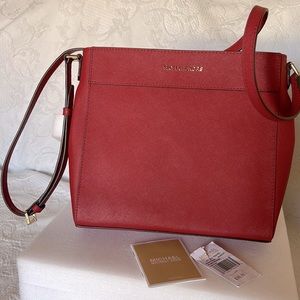 MICHAEL KORS Red leather crossbody 10”x10” strap up to 54” YGoldtone hardware
